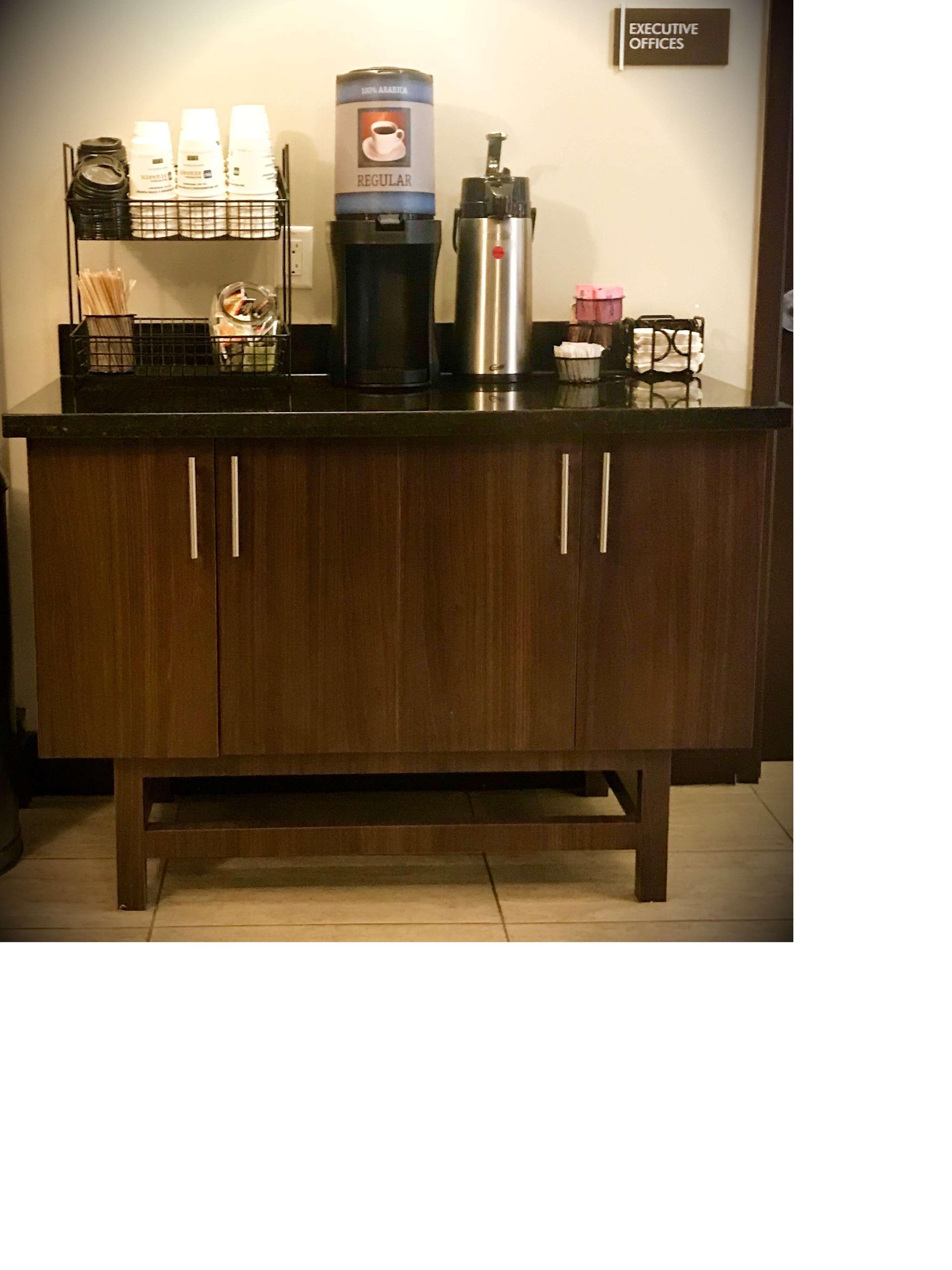 Best Western Plus Pitt Meadows Inn & Suites Экстерьер фото