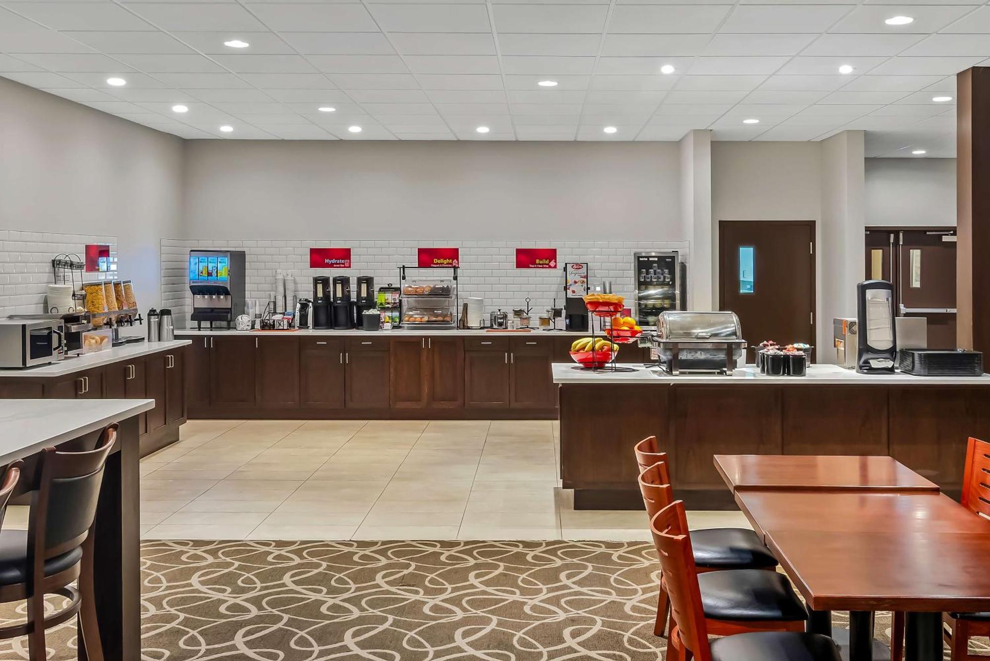 Best Western Plus Pitt Meadows Inn & Suites Экстерьер фото