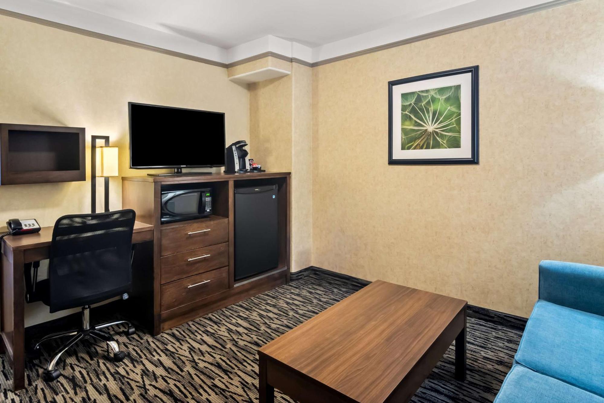 Best Western Plus Pitt Meadows Inn & Suites Экстерьер фото
