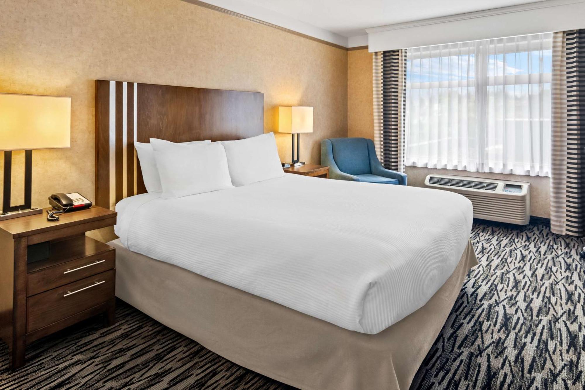 Best Western Plus Pitt Meadows Inn & Suites Экстерьер фото