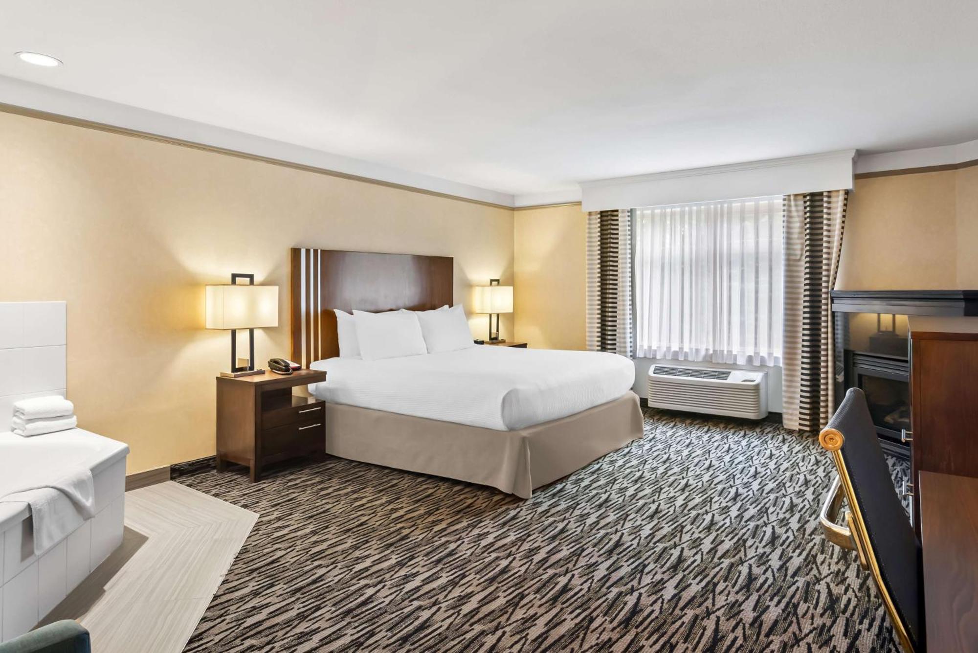 Best Western Plus Pitt Meadows Inn & Suites Экстерьер фото