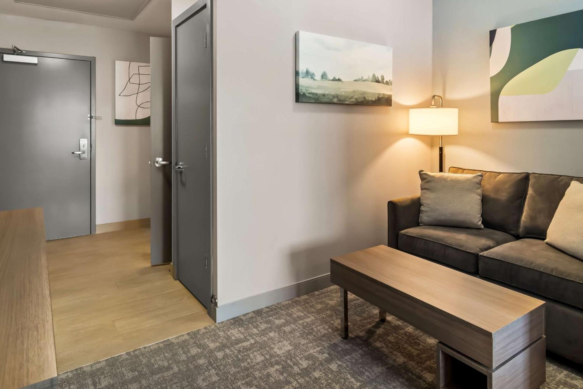 Best Western Plus Pitt Meadows Inn & Suites Экстерьер фото