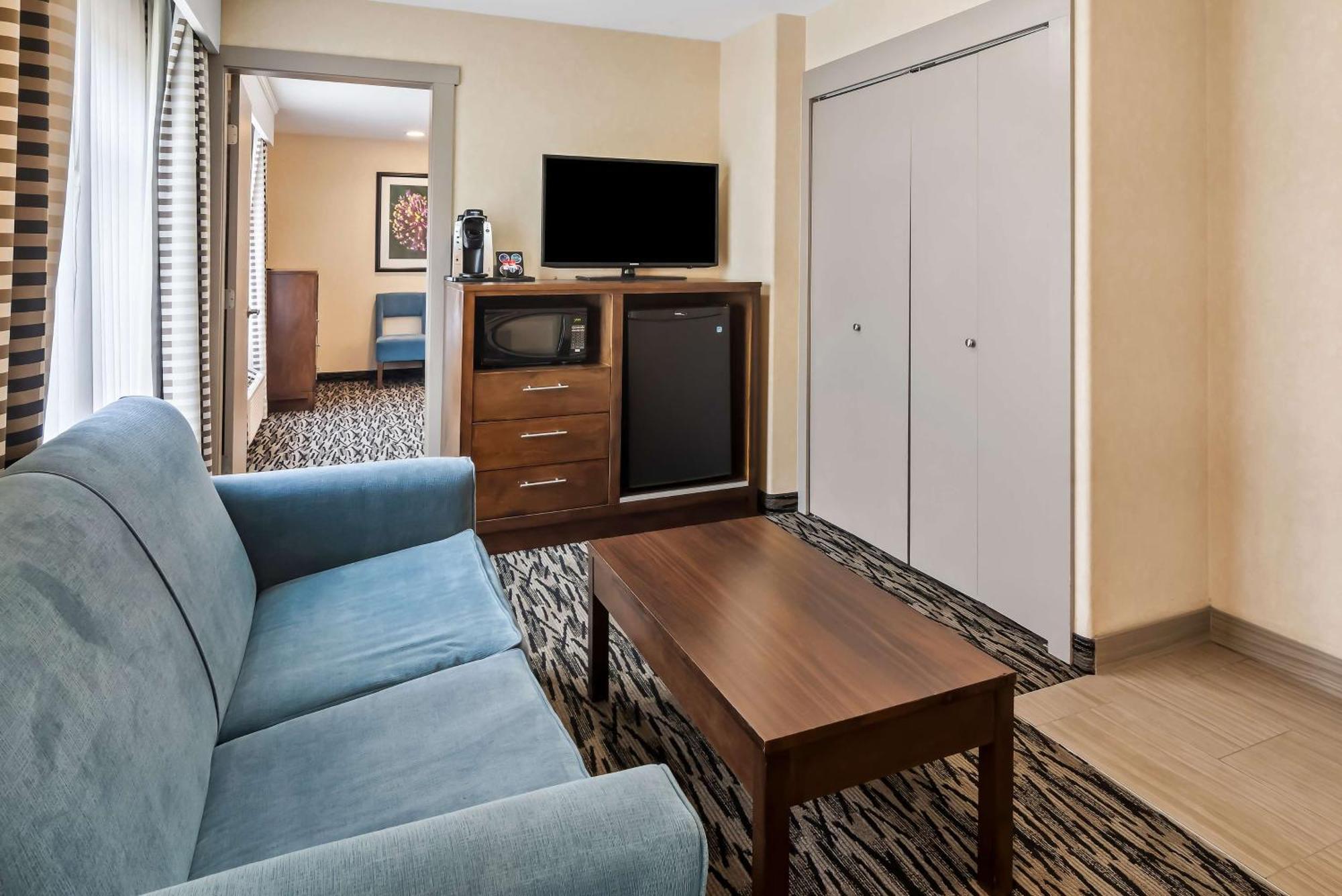 Best Western Plus Pitt Meadows Inn & Suites Экстерьер фото