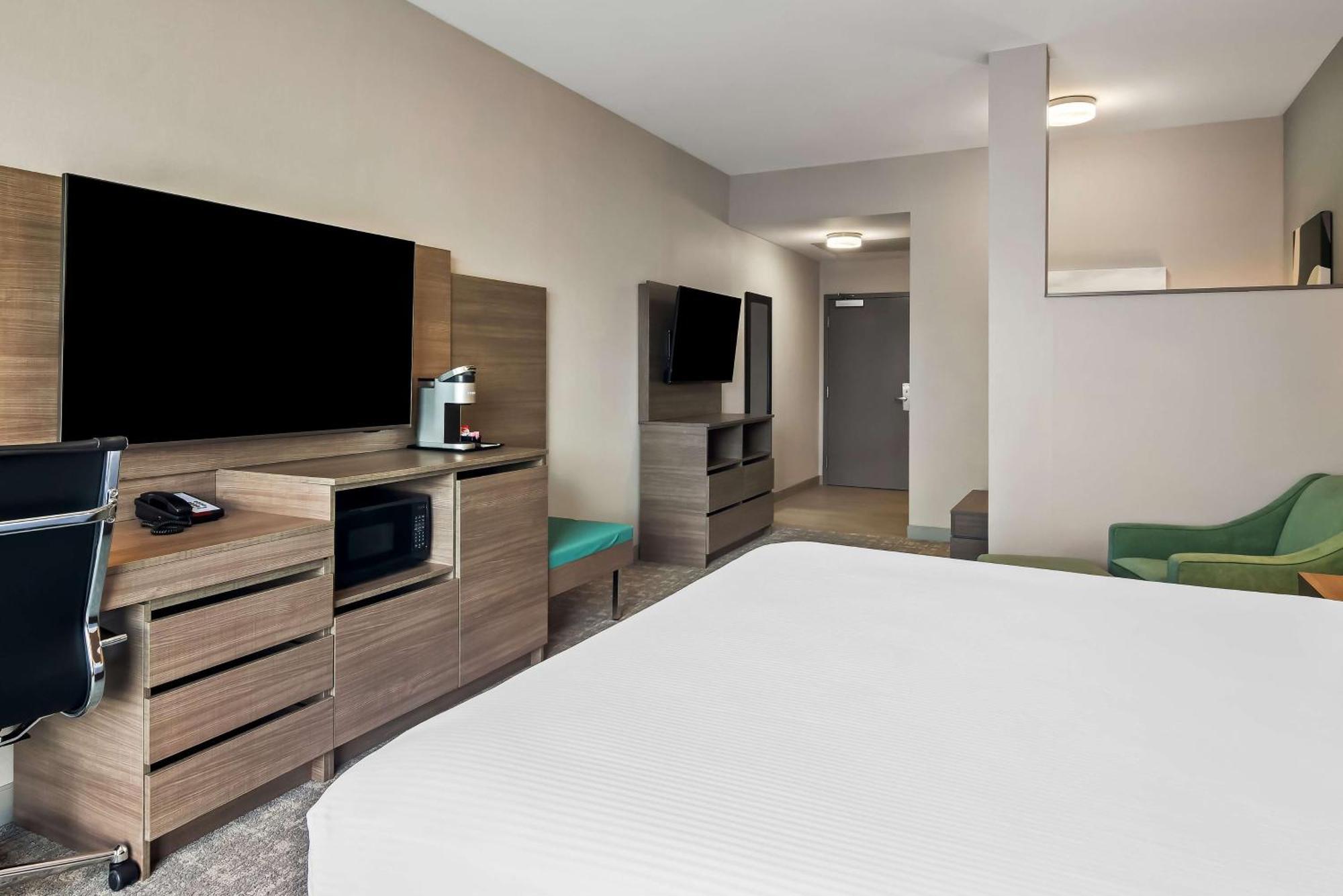 Best Western Plus Pitt Meadows Inn & Suites Экстерьер фото