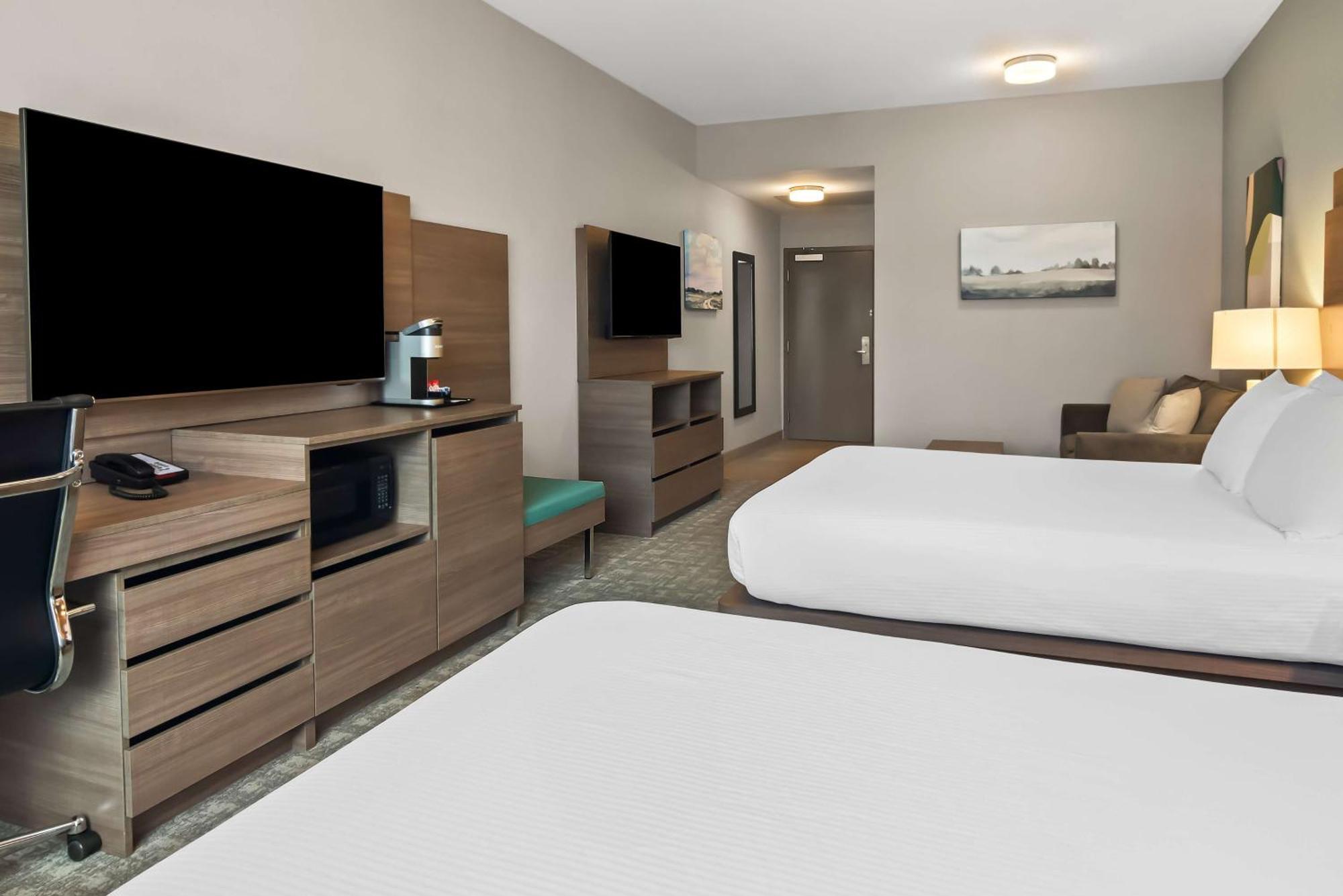 Best Western Plus Pitt Meadows Inn & Suites Экстерьер фото