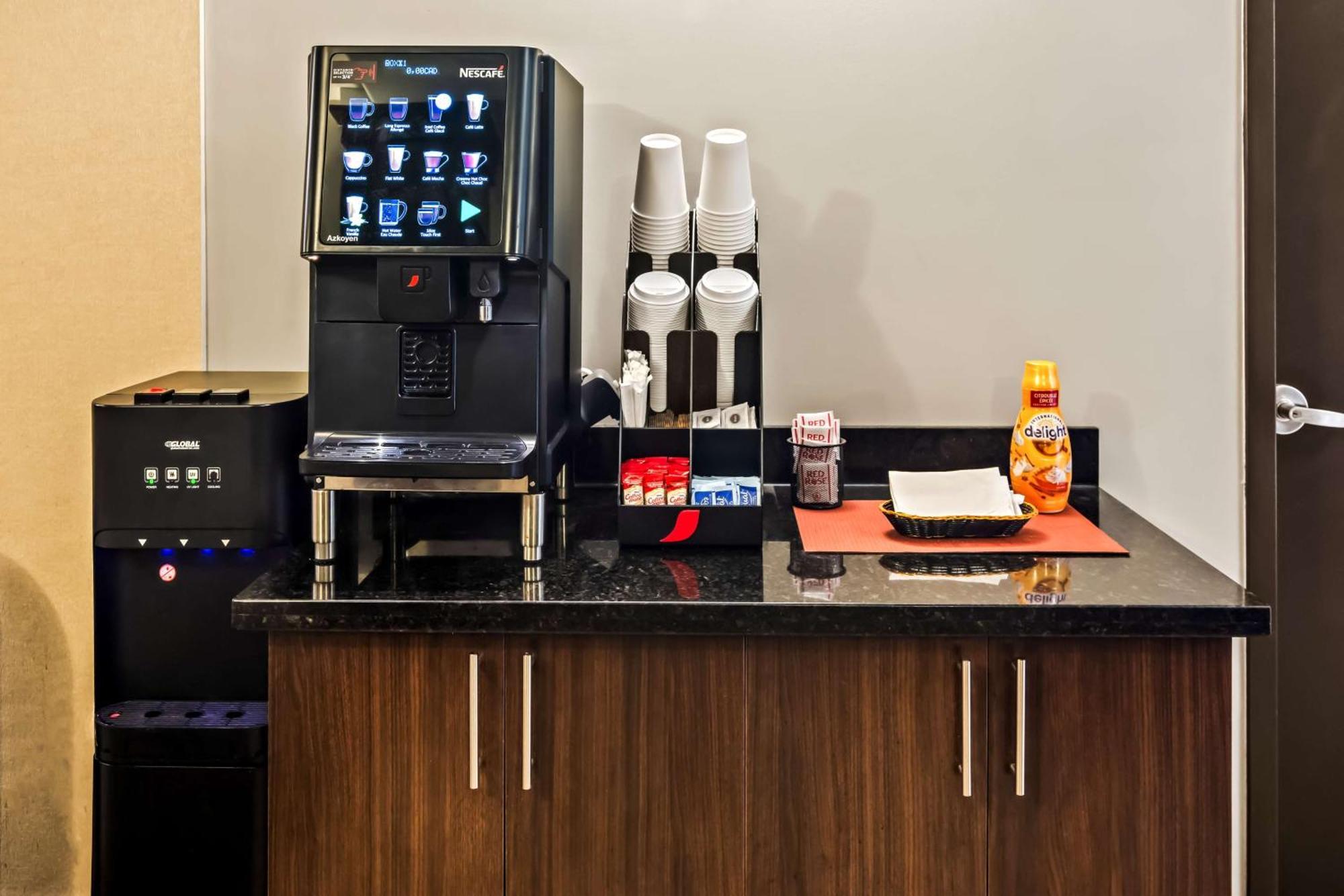 Best Western Plus Pitt Meadows Inn & Suites Экстерьер фото