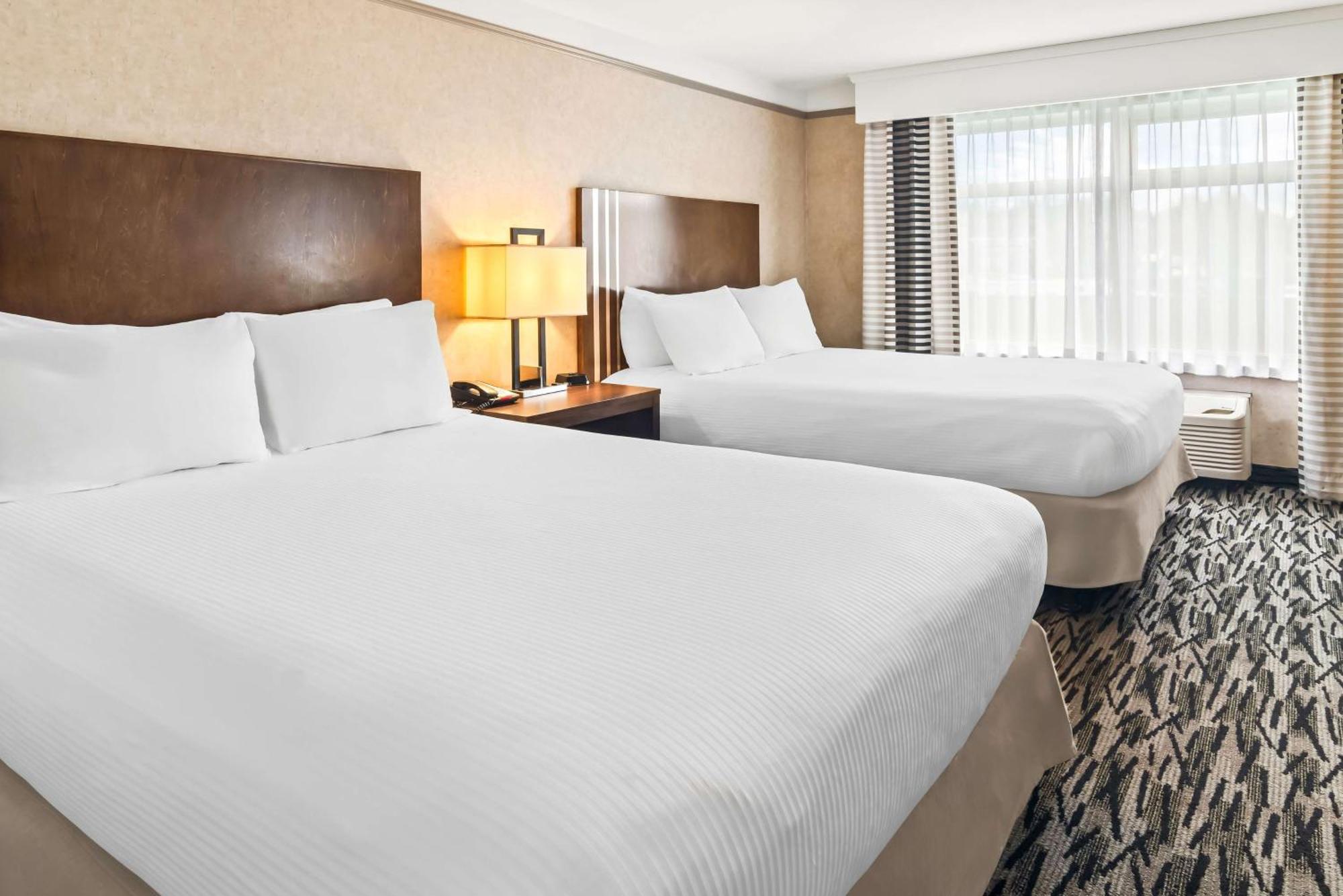 Best Western Plus Pitt Meadows Inn & Suites Экстерьер фото