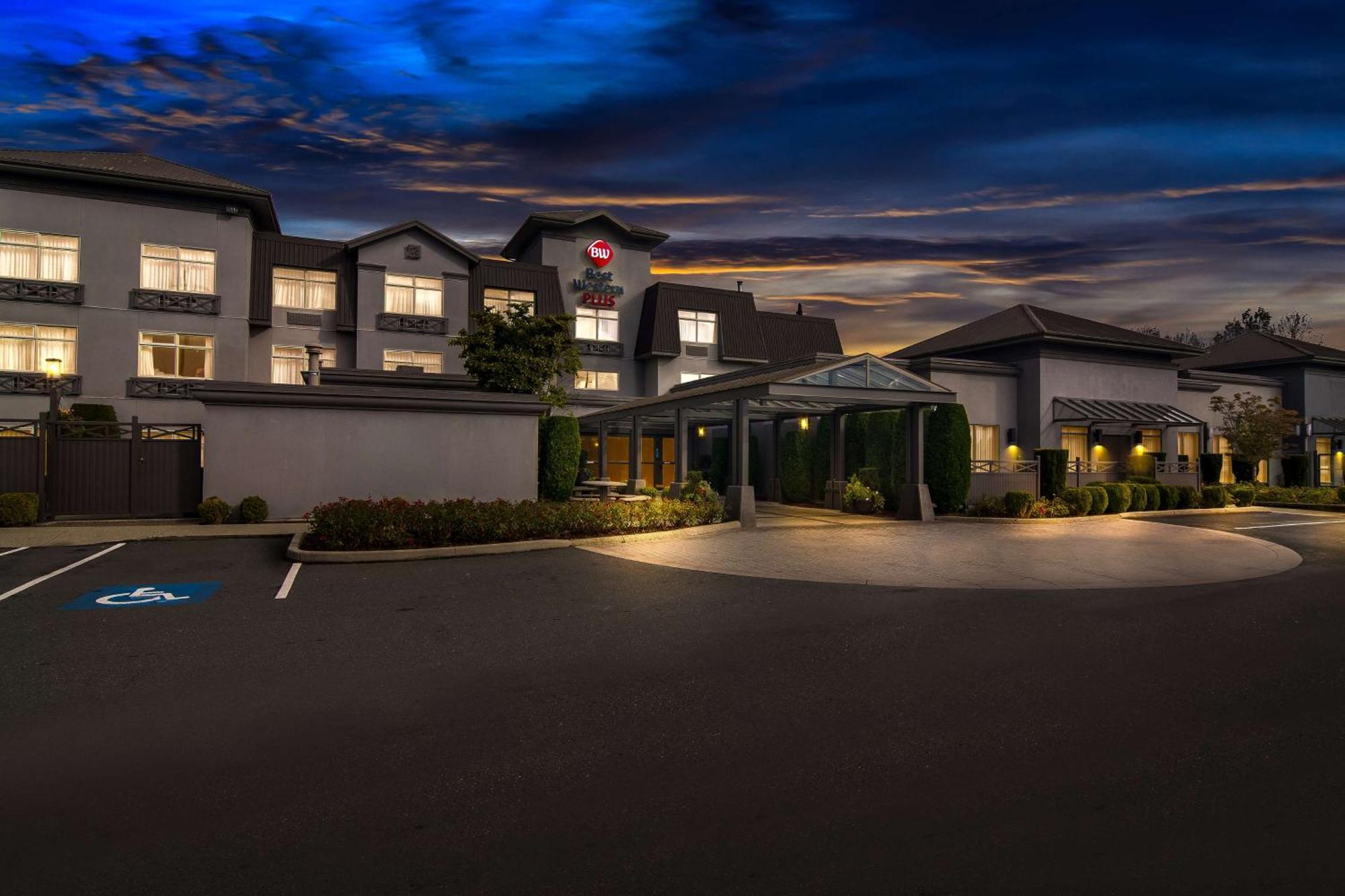 Best Western Plus Pitt Meadows Inn & Suites Экстерьер фото