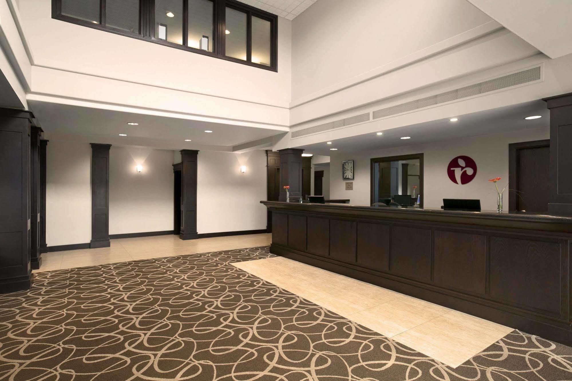 Best Western Plus Pitt Meadows Inn & Suites Экстерьер фото